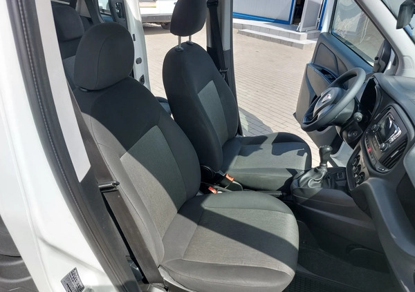 Fiat Doblo cena 39000 przebieg: 161000, rok produkcji 2018 z Jedwabne małe 232